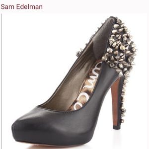 Sam Edelman Black Studded closed toe heels